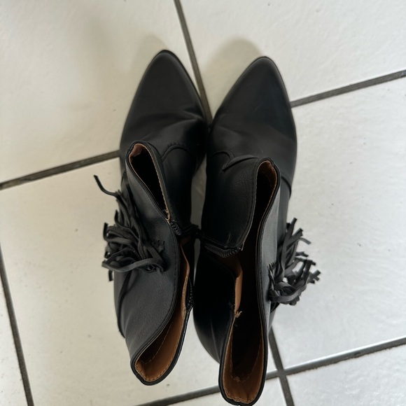 8.5 Women’s Western Fringe Booties - Picture 4 of 5